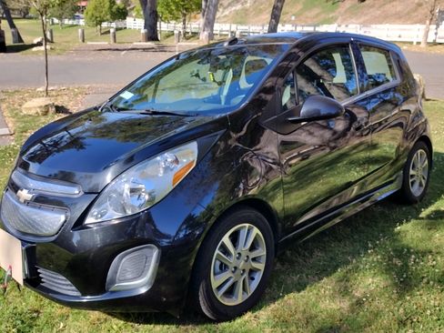 Used 2014 Chevrolet Spark LT image 2