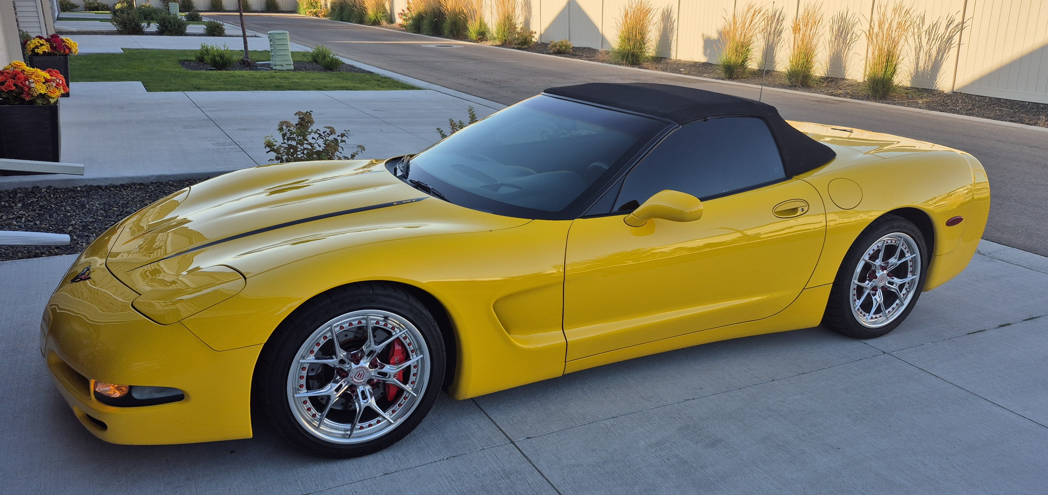 Used 2000 Chevrolet Corvette Convertible w/ Memory Pkg RWD image 11