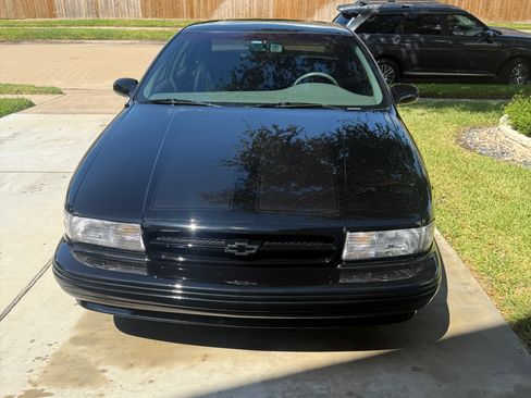 Used 1995 Chevrolet Impala SS image 16