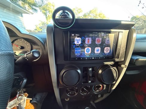 Used 2007 Jeep Wrangler Unlimited X image 19