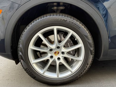 Used 2019 Porsche Cayenne image 9