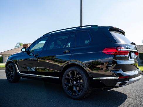 Used 2022 BMW X7 xDrive40i w/ Premium Package image 6