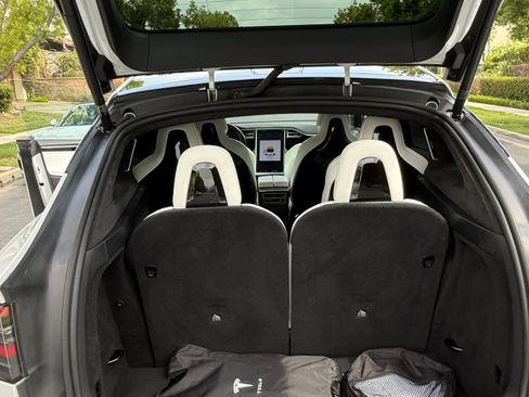Used 2016 Tesla Model X 75D AWD/4WD image 10