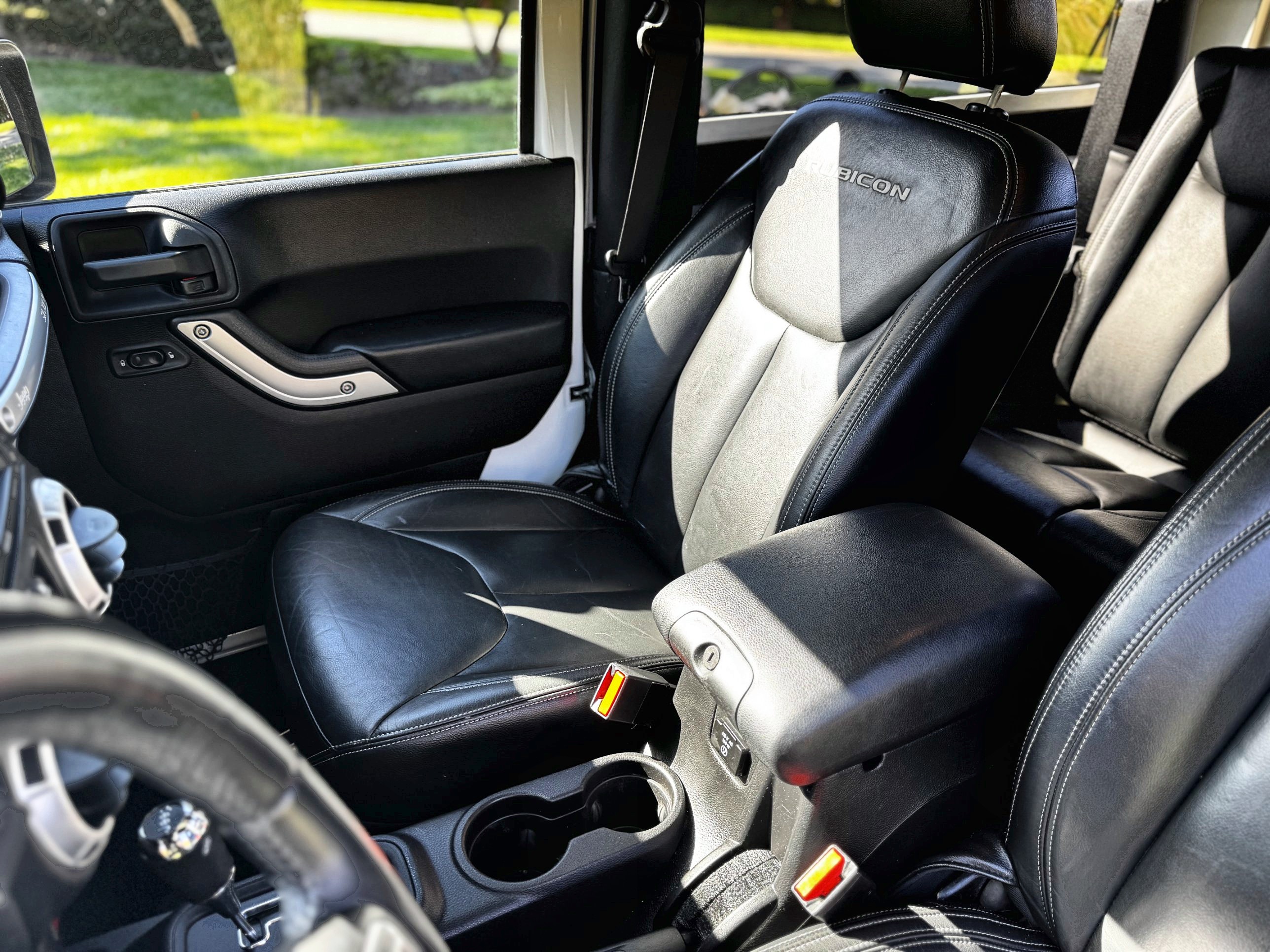 Used 2015 Jeep Wrangler Rubicon AWD/4WD image 10