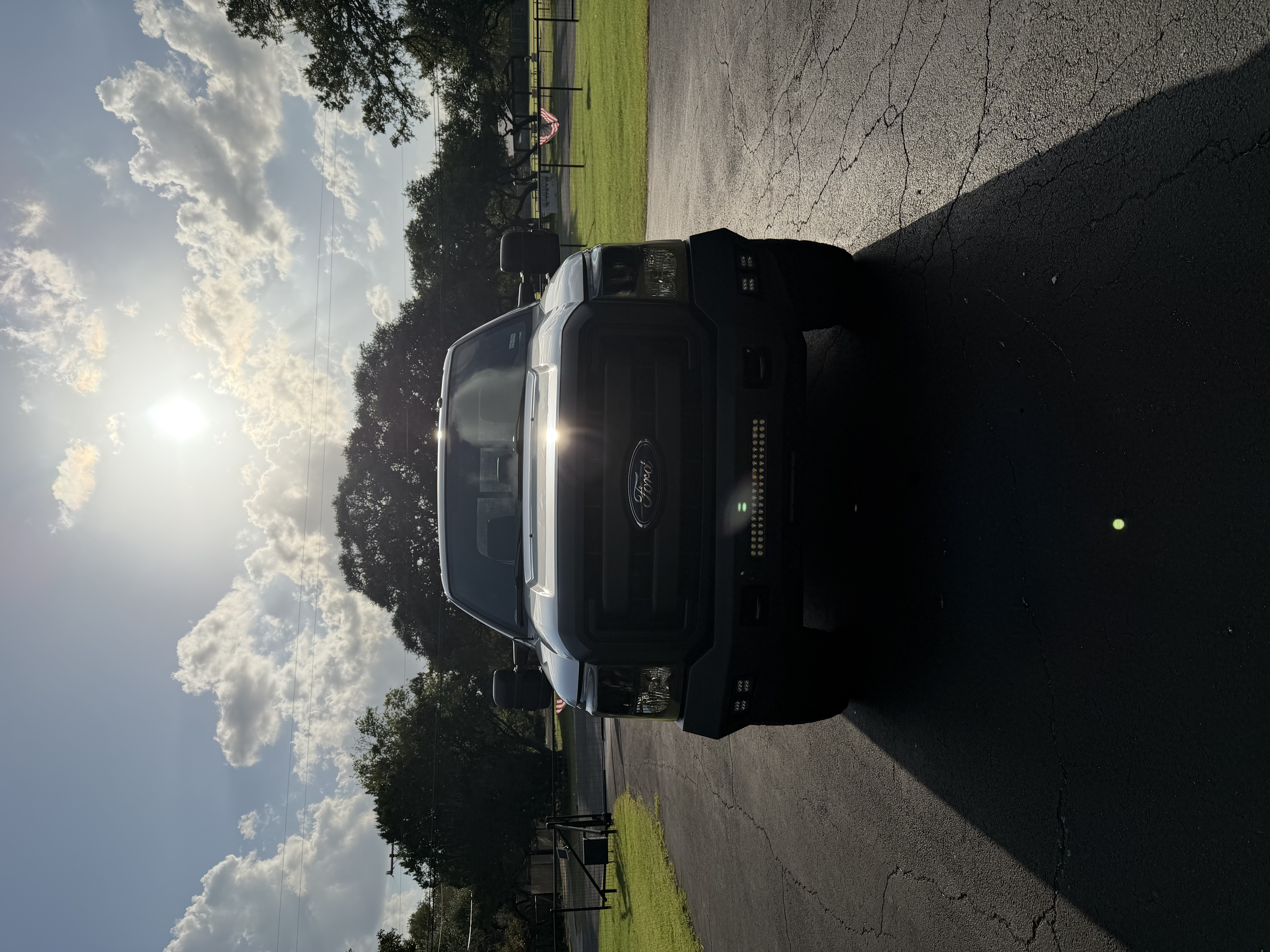 Used 2015 Ford F250 Lariat w/ Lariat Ultimate Package AWD/4WD image 2