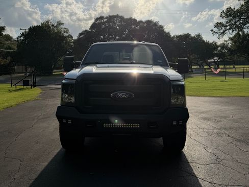 Used 2015 Ford F250 Lariat w/ Lariat Ultimate Package AWD/4WD image 2
