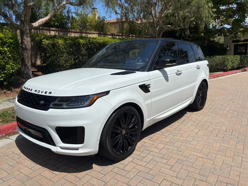 Used 2018 Land Rover Range Rover Sport HSE Dynamic AWD/4WD image 2