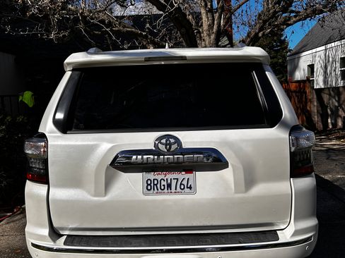 Used 2014 Toyota 4Runner Limited image 9