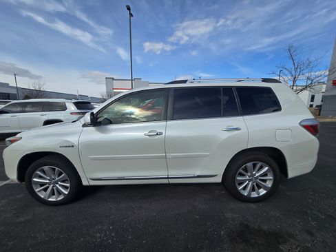 Used 2013 Toyota Highlander Limited image 1