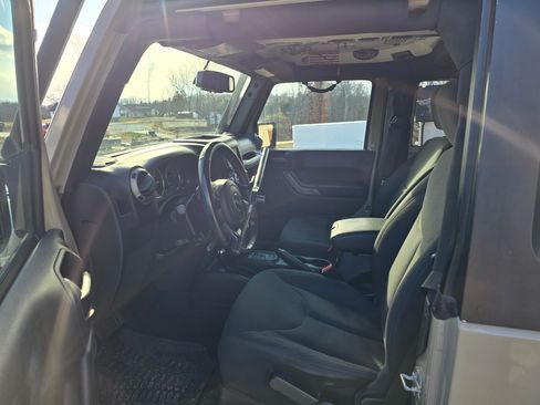 Used 2017 Jeep Wrangler Sport image 10