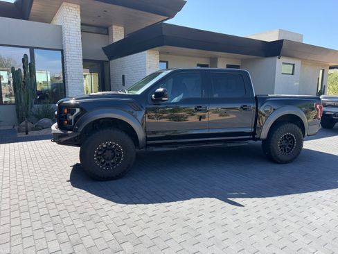Used 2018 Ford F150 Raptor w/ Equipment Group 802A Luxury AWD/4WD image 2