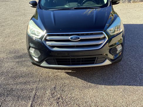 Used 2017 Ford Escape Titanium FWD image 5