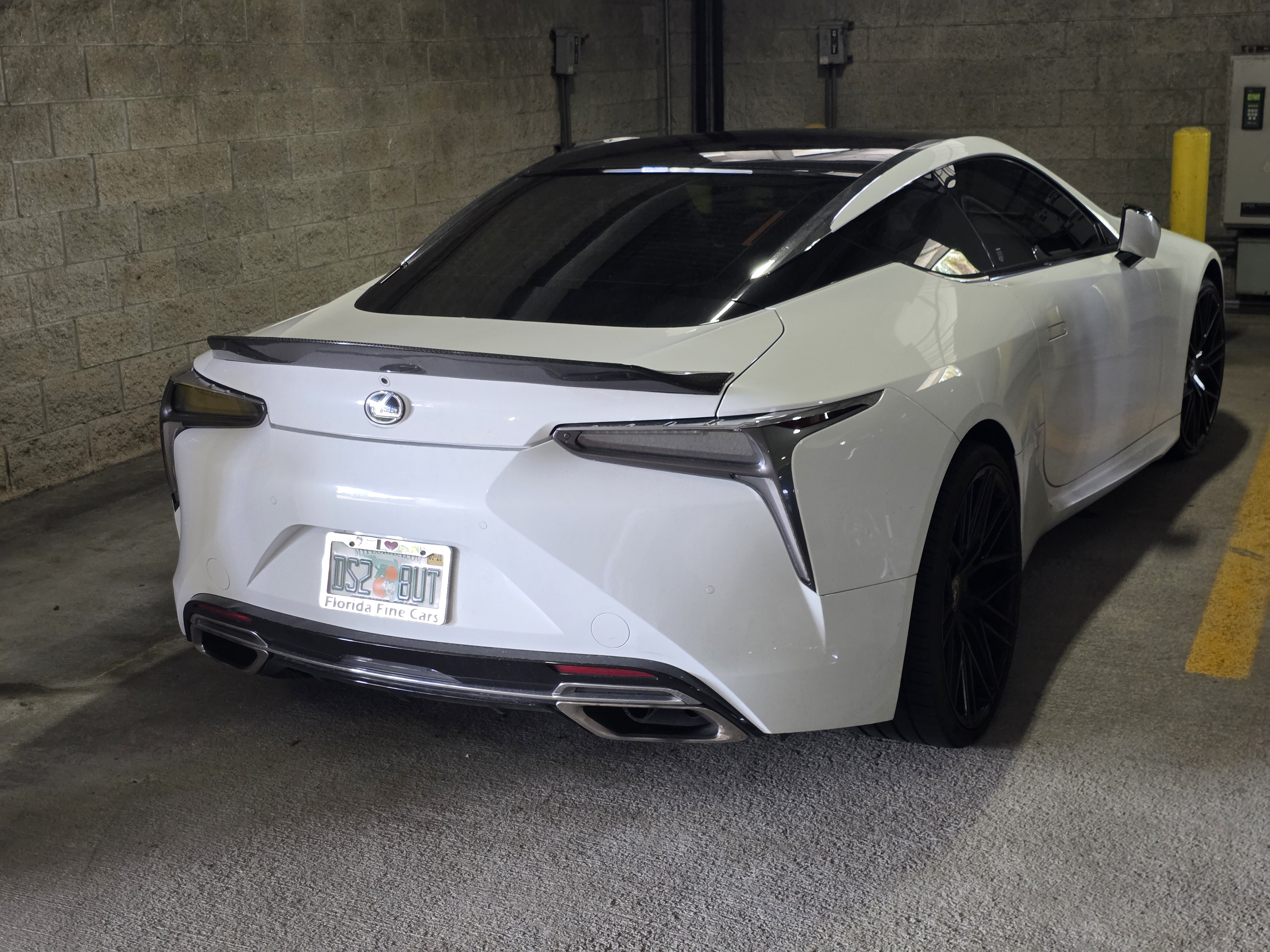 Used 2018 Lexus LC 500 Coupe w/ Sport Package RWD image 23