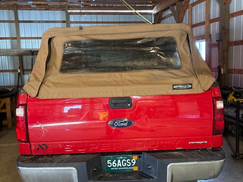 Used 2014 Ford F250 XLT w/ XLT Interior Package image 16