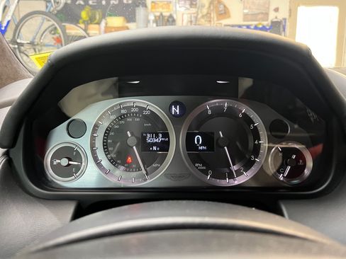 Used 2012 Aston Martin V8 Vantage Coupe RWD image 16