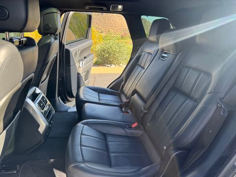 Used 2019 Land Rover Range Rover Sport Supercharged AWD/4WD image 14