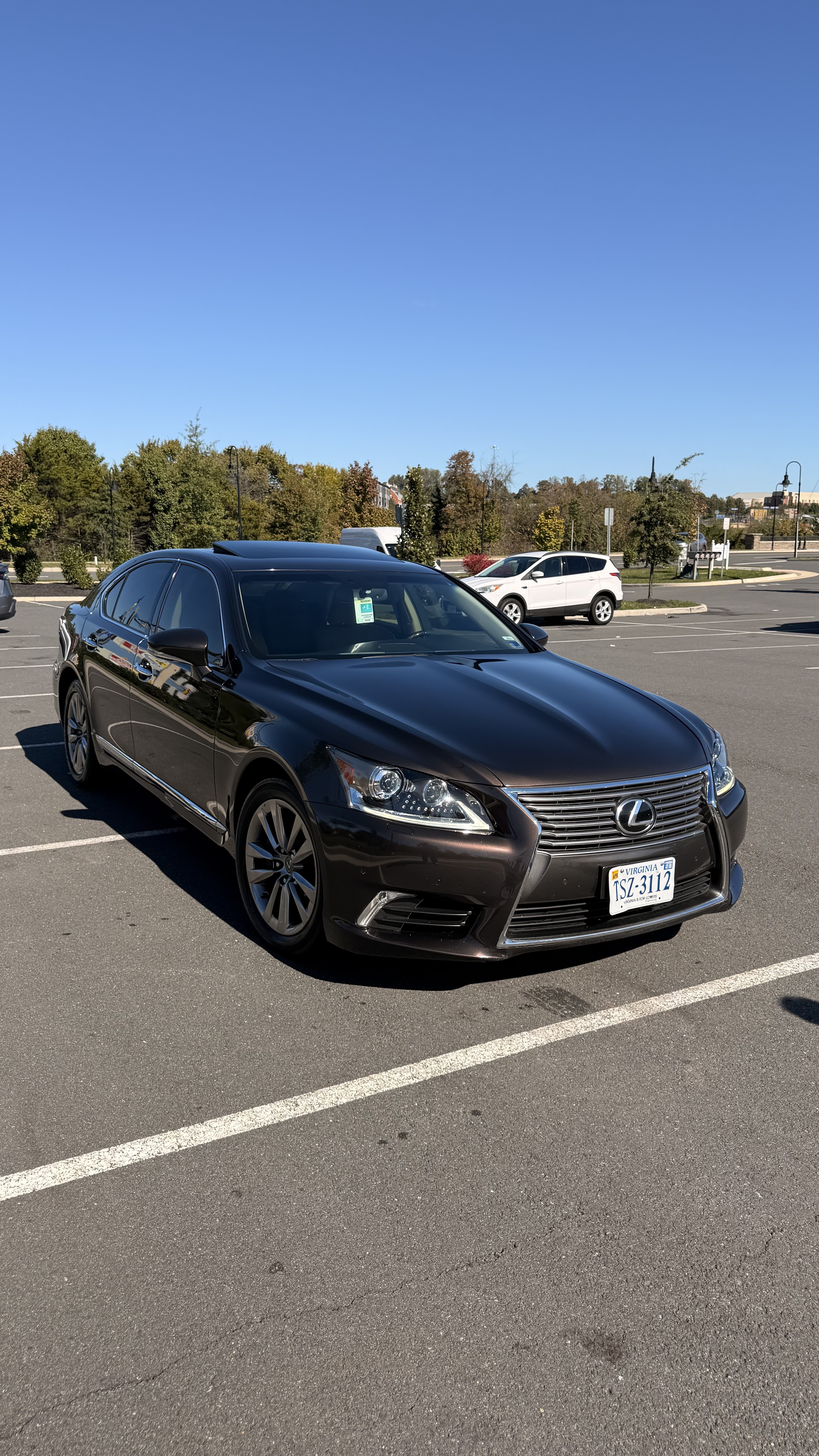 Used 2014 Lexus LS 460 AWD w/ Comfort Package image 1