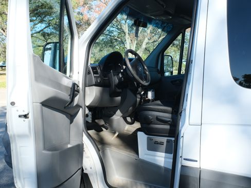 Used 2016 Mercedes-Benz Sprinter 2500 image 14