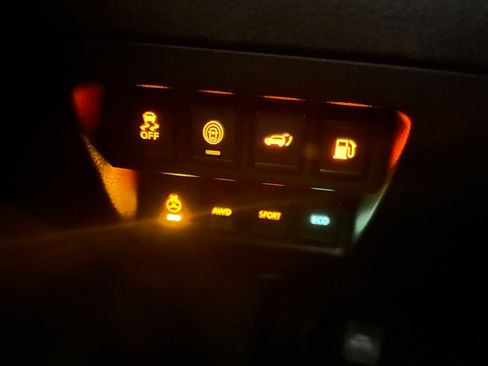 Used 2018 Nissan Rogue SL image 5