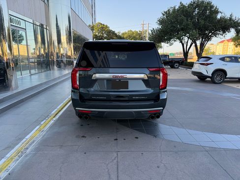 Used 2021 GMC Yukon XL Denali AWD/4WD image 2