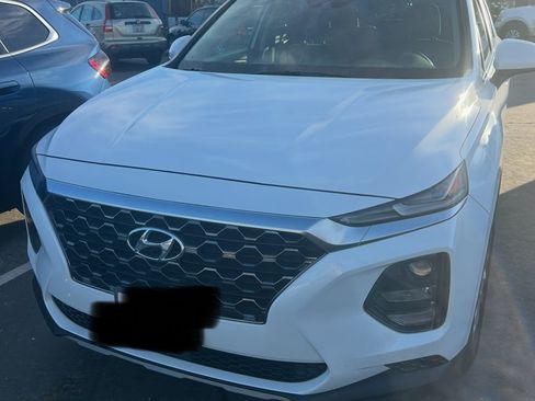 Used 2019 Hyundai Santa Fe SE image 1