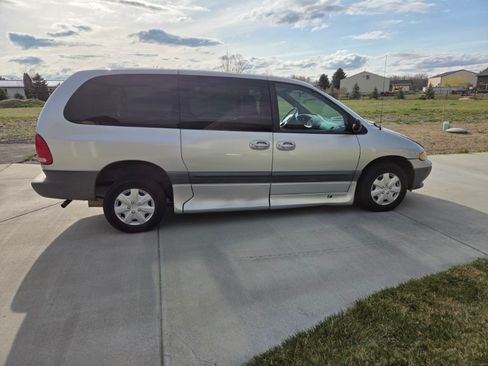 Used 2000 Dodge Grand Caravan SE image 1