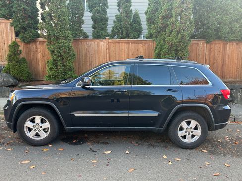 Used 2011 Jeep Grand Cherokee Laredo w/ Security & Convenience Group image 1