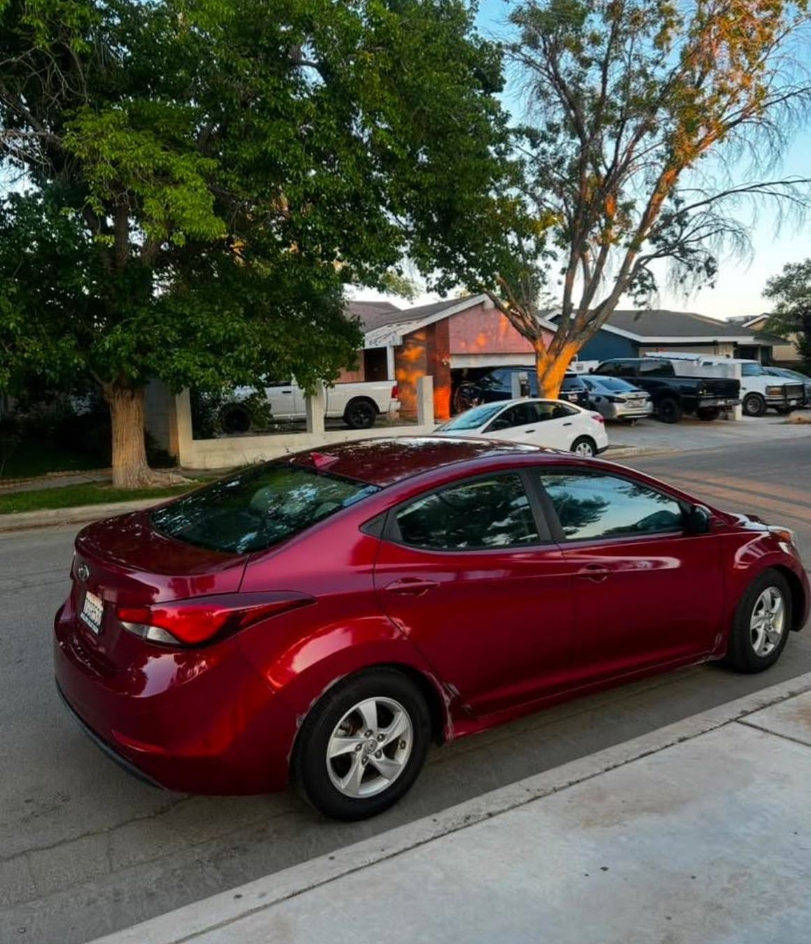 Used 2015 Hyundai Elantra SE FWD image 1