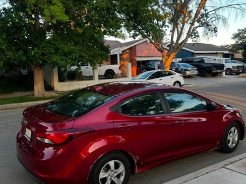 Used 2015 Hyundai Elantra SE FWD image 1