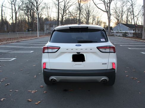 Used 2020 Ford Escape SE Sport image 5