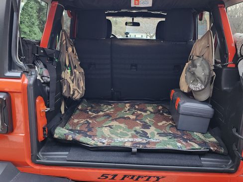 Used 2018 Jeep Wrangler Unlimited Sport S image 9