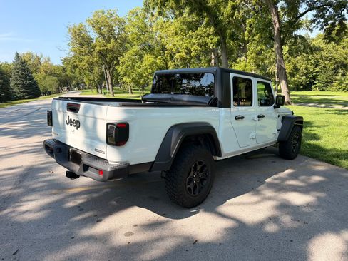 Used 2020 Jeep Gladiator Sport w/ Quick Order Package 24S AWD/4WD image 2