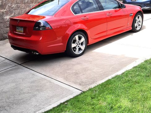 Used 2009 Pontiac G8 GT w/ Premium Package image 2