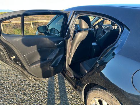 Used 2014 MAZDA MAZDA3 i Grand Touring image 25