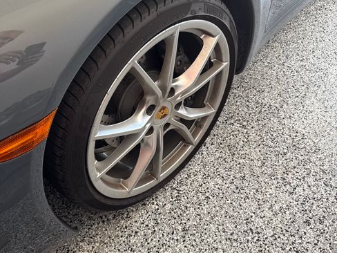 Used 2018 Porsche 911 Carrera image 4