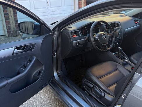 Used 2018 Volkswagen Jetta SE FWD image 21