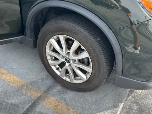 Used 2018 Nissan Rogue SV image 20