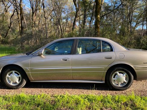 Used 2000 Buick Le Sabre Custom w/ Prestige Opt Pkg image 1
