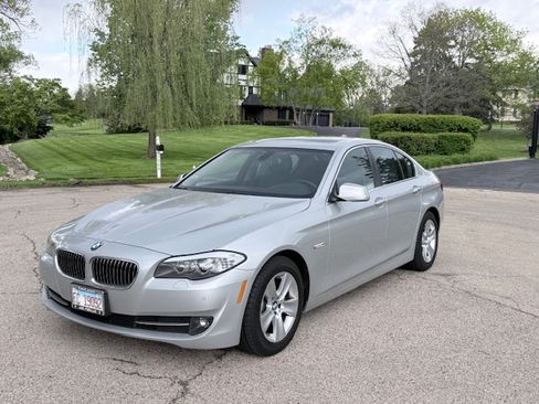 Used 2011 BMW 528i Sedan RWD image 1
