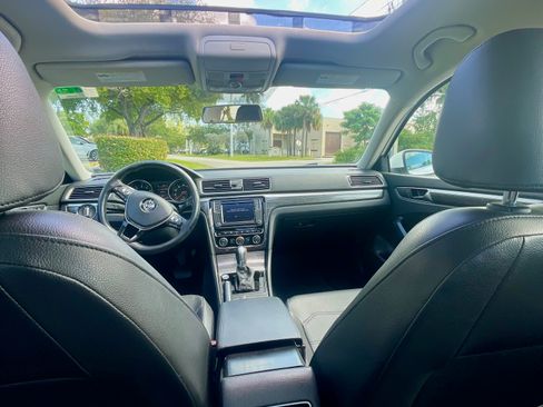 Used 2018 Volkswagen Passat 2.0T SE image 9