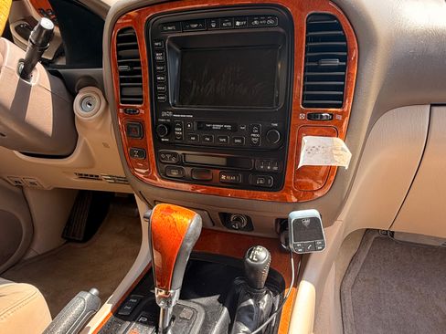 Used 2001 Lexus LX 470 4WD image 11