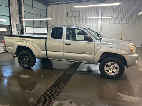 Used 2005 Toyota Tacoma 4x4 Access Cab image 2