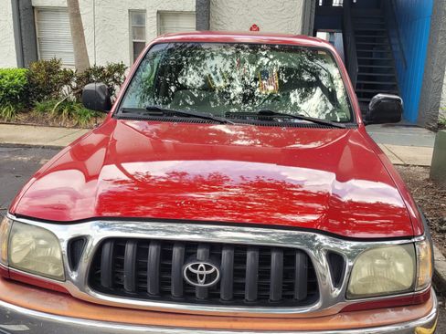 Used 2004 Toyota Tacoma PreRunner image 2