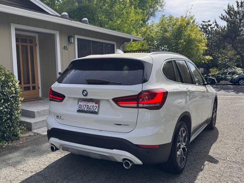 Used 2021 BMW X1 xDrive28i w/ Premium Package AWD/4WD image 5