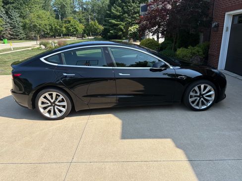 Used 2019 Tesla Model 3 Long Range RWD image 5