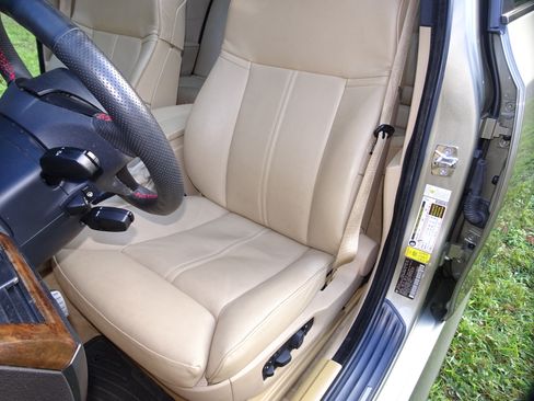 Used 2007 BMW 530xi Wagon AWD/4WD image 16