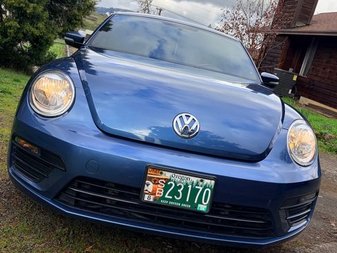 Used 2017 Volkswagen Beetle 1.8T Classic image 2