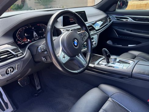 Used 2022 BMW 740i w/ M Sport Package RWD image 11