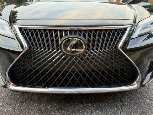 Used 2021 Lexus LS 500 w/ Accessory Package (Z1) RWD image 10
