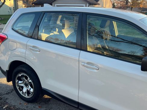 Used 2017 Subaru Forester 2.5i image 2